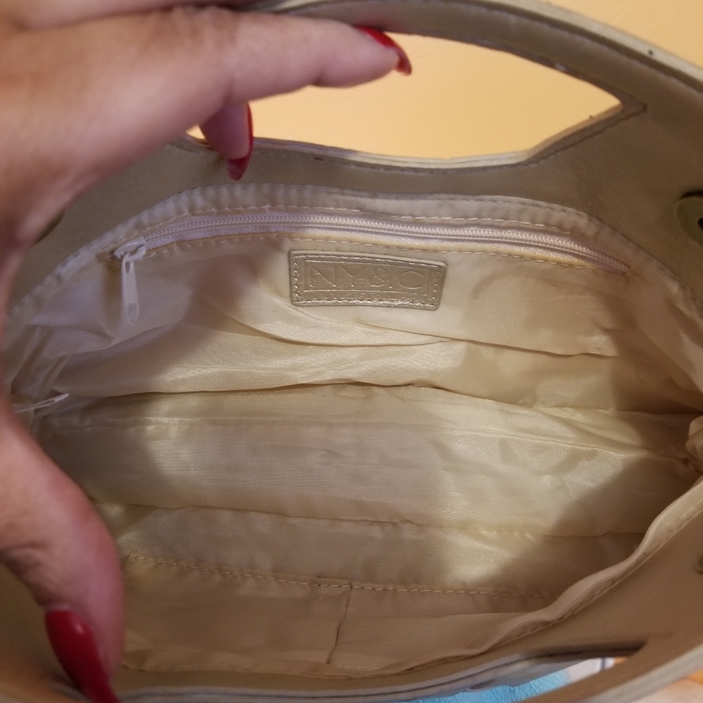 Gold/ Cream Clutch - Picture 4 of 5
